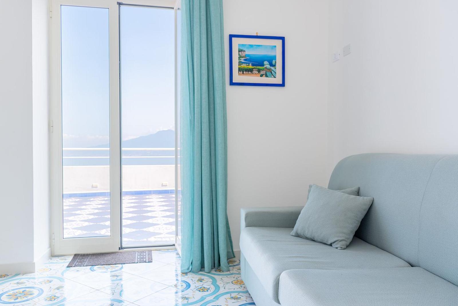 Blue 51 Apartment Вико Екуензе Екстериор снимка