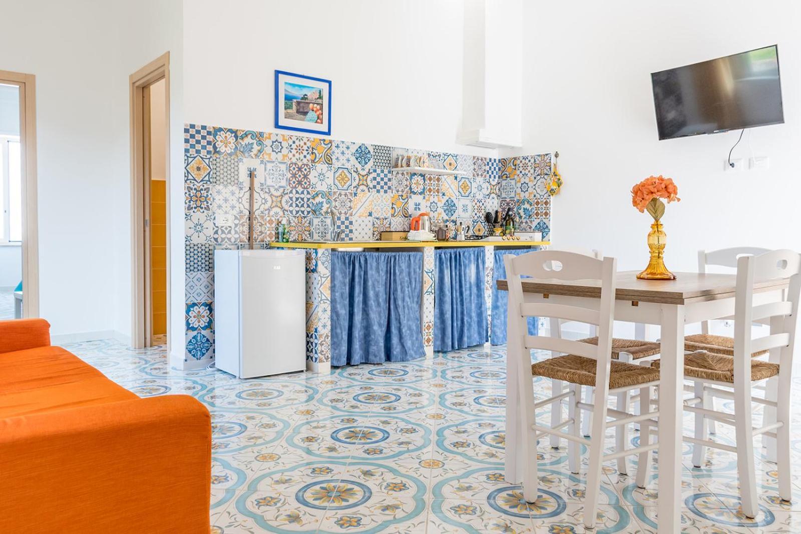 Blue 51 Apartment Вико Екуензе Екстериор снимка
