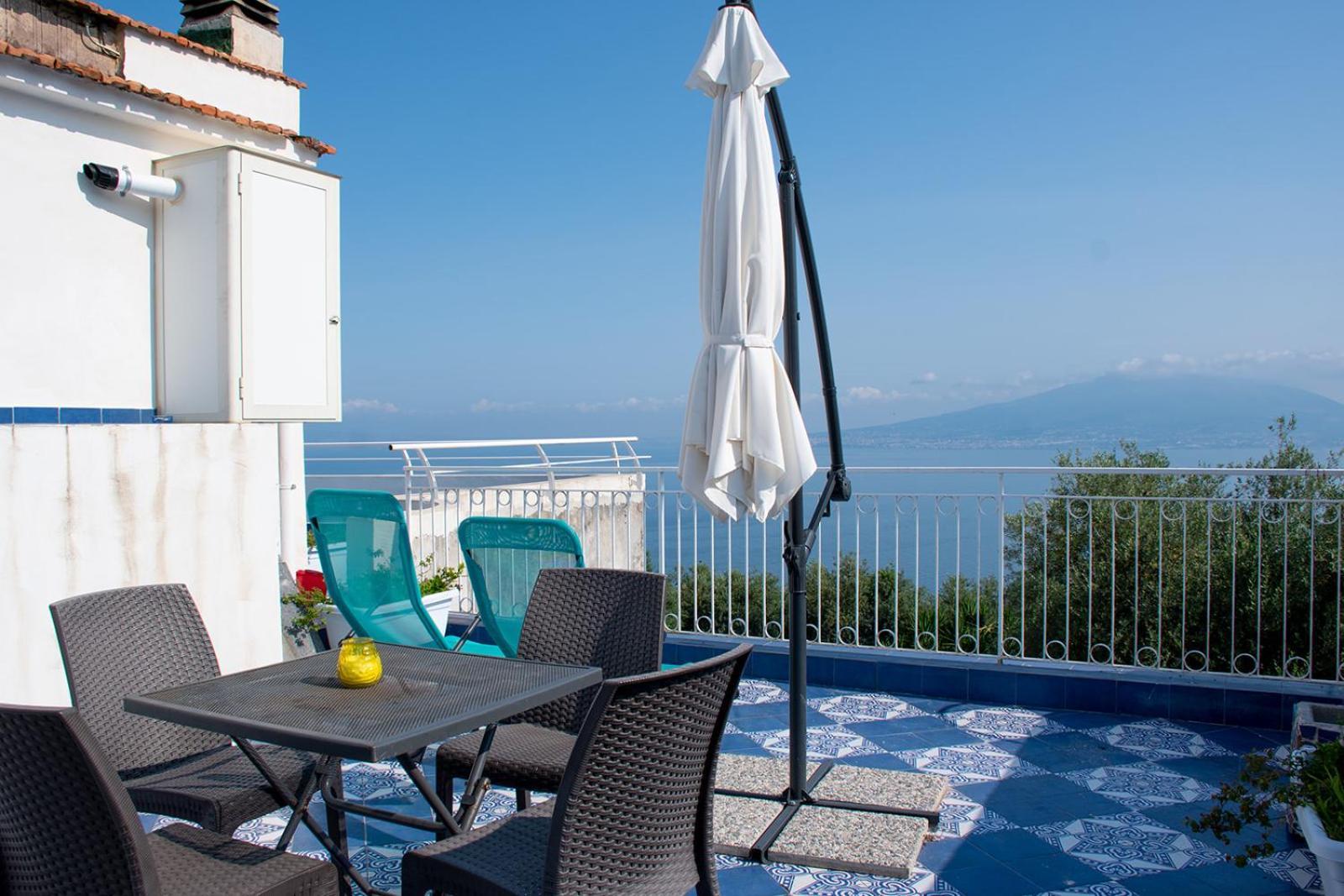 Blue 51 Apartment Вико Екуензе Екстериор снимка