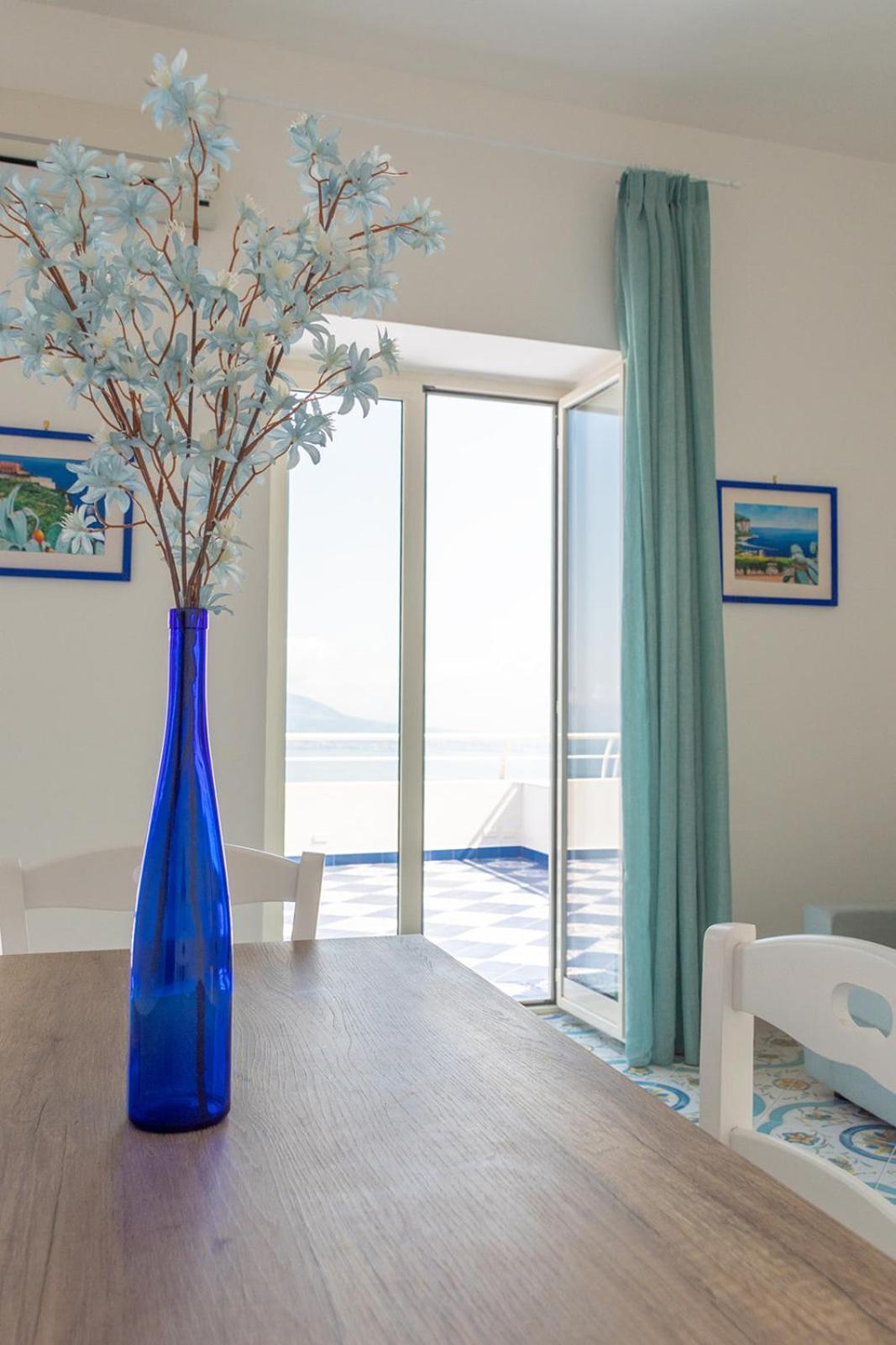 Blue 51 Apartment Вико Екуензе Екстериор снимка